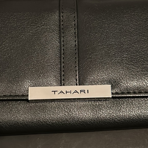 TAHARI WOMEN WALLET BLACK NEW - Picture 4 of 12